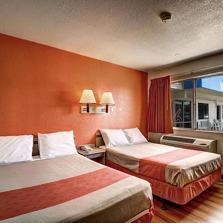 Motel 6 Wells Exteriér fotografie