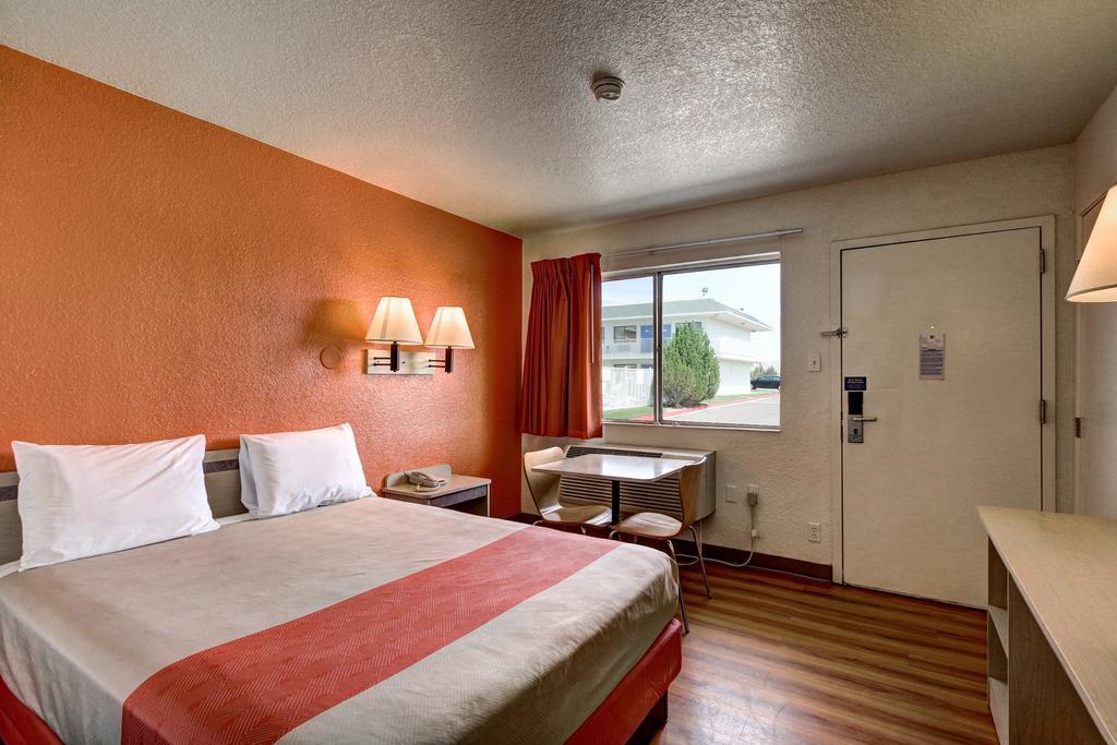 Motel 6 Wells Exteriér fotografie