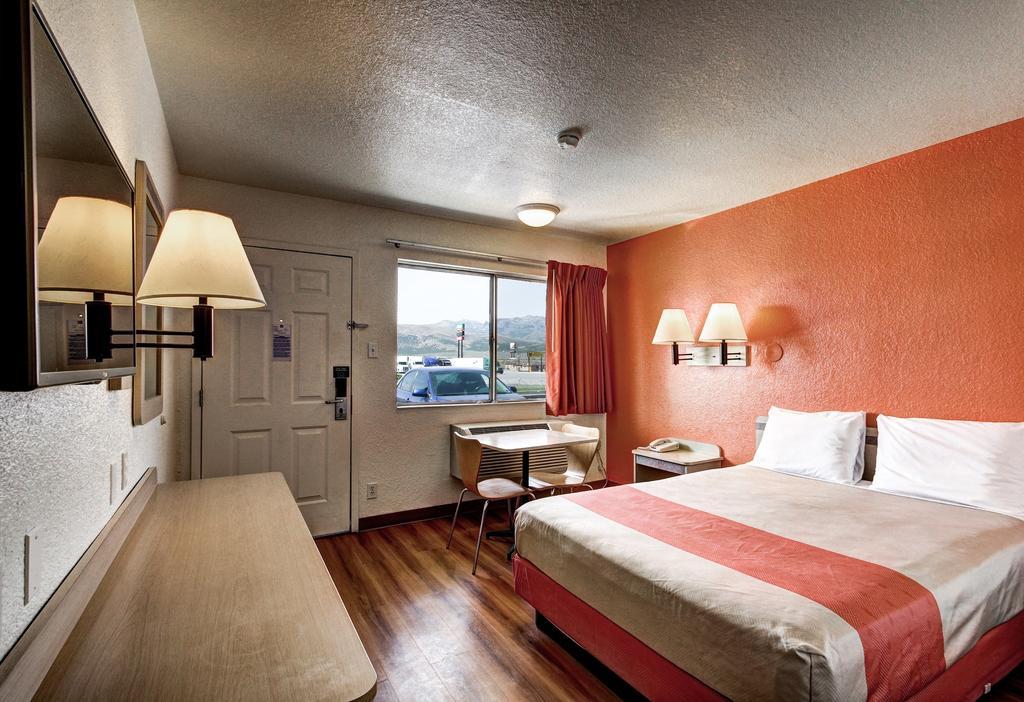 Motel 6 Wells Exteriér fotografie