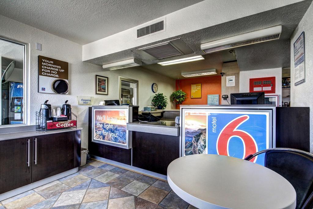 Motel 6 Wells Exteriér fotografie